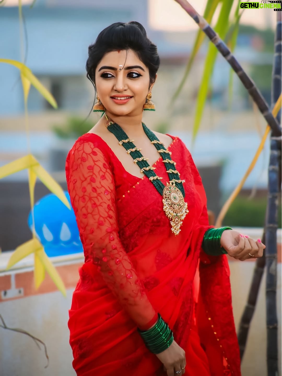 Mahalakshmi Shankar - 4.6K Likes - Let the Pongal pot overflow with joy, peace, and success 🌞
Iniya Pongal Nalvaazhthukkal!🌄
Captured by @shiva_anand_makeup_artist 
Jewellery by @new_ideas_fashions 

#pongal