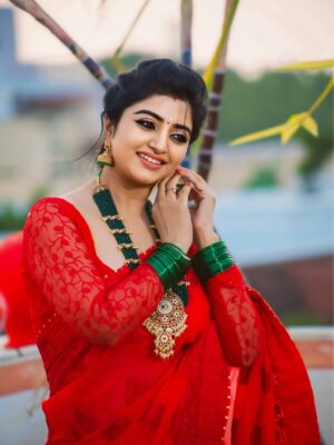 Mahalakshmi Shankar Instagram - Let the Pongal pot overflow with joy, peace, and success 🌞
Iniya Pongal Nalvaazhthukkal!🌄
Captured by @shiva_anand_makeup_artist 
Jewellery by @new_ideas_fashions 

#pongal