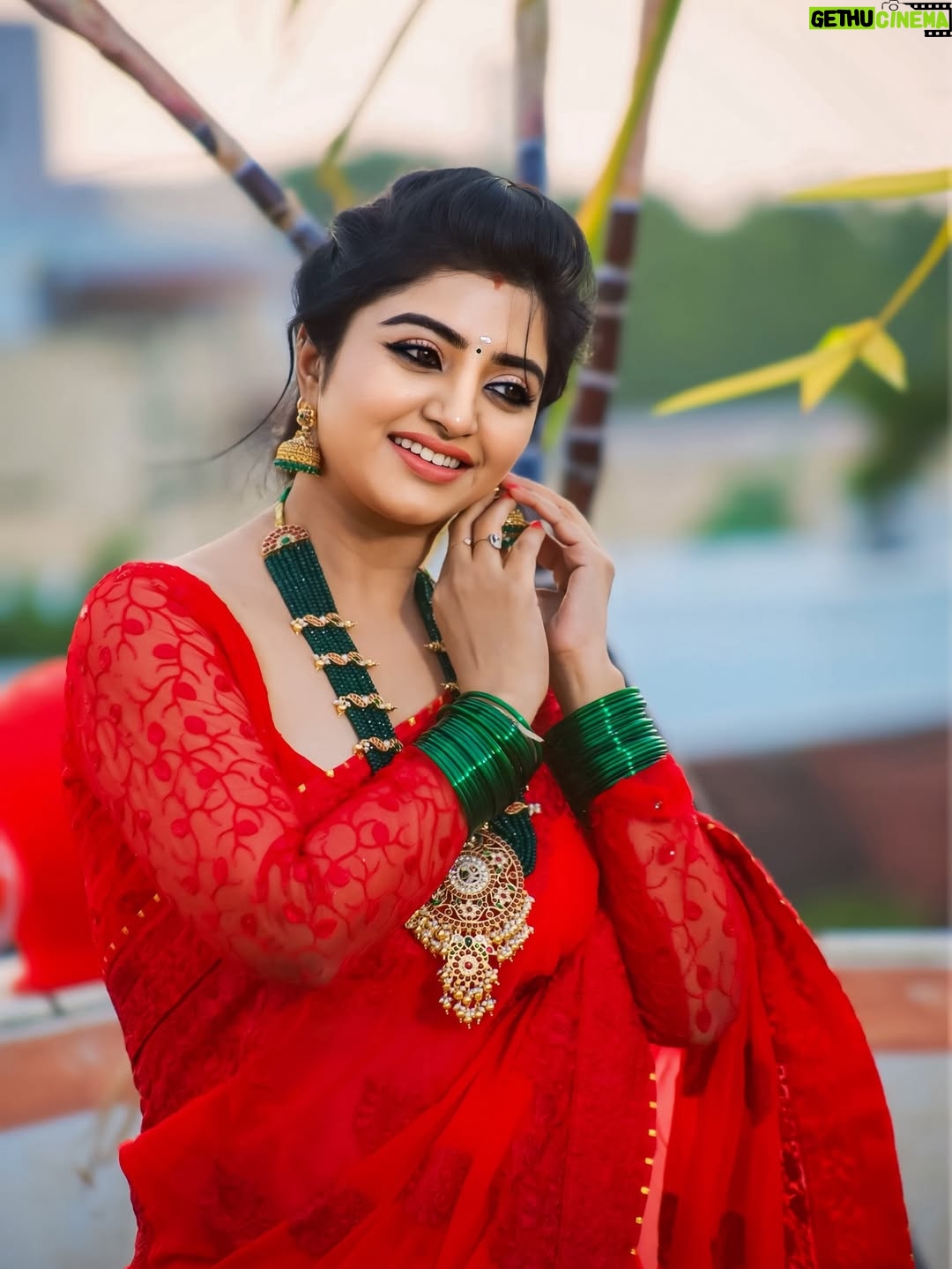 Mahalakshmi Shankar - 4.6K Likes - Let the Pongal pot overflow with joy, peace, and success 🌞
Iniya Pongal Nalvaazhthukkal!🌄
Captured by @shiva_anand_makeup_artist 
Jewellery by @new_ideas_fashions 

#pongal