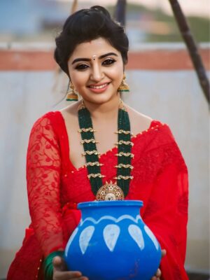 Mahalakshmi Shankar Instagram - Let the Pongal pot overflow with joy, peace, and success 🌞
Iniya Pongal Nalvaazhthukkal!🌄
Captured by @shiva_anand_makeup_artist 
Jewellery by @new_ideas_fashions 

#pongal