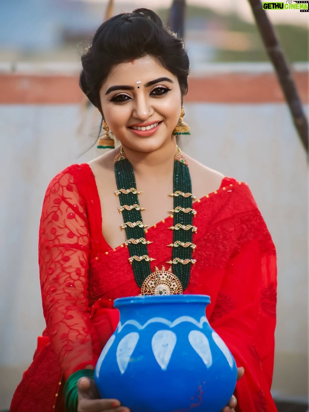 Mahalakshmi Shankar - 4.6K Likes - Let the Pongal pot overflow with joy, peace, and success 🌞
Iniya Pongal Nalvaazhthukkal!🌄
Captured by @shiva_anand_makeup_artist 
Jewellery by @new_ideas_fashions 

#pongal