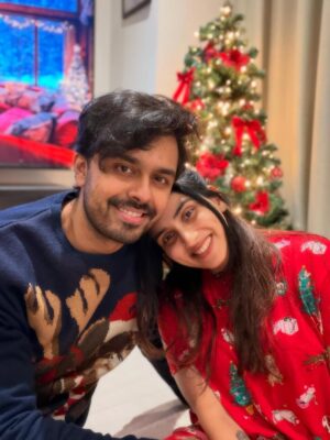 Malavika Jayaram Instagram - Sending love this Christmas and New Year from me and mine ❤️