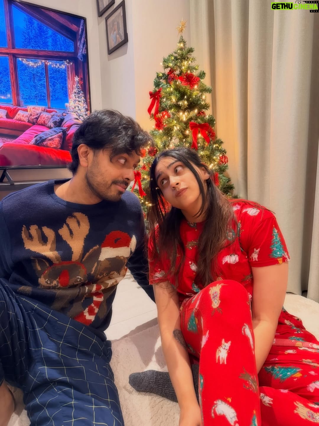 Malavika Jayaram - 122.1K Likes - Sending love this Christmas and New Year from me and mine ❤️