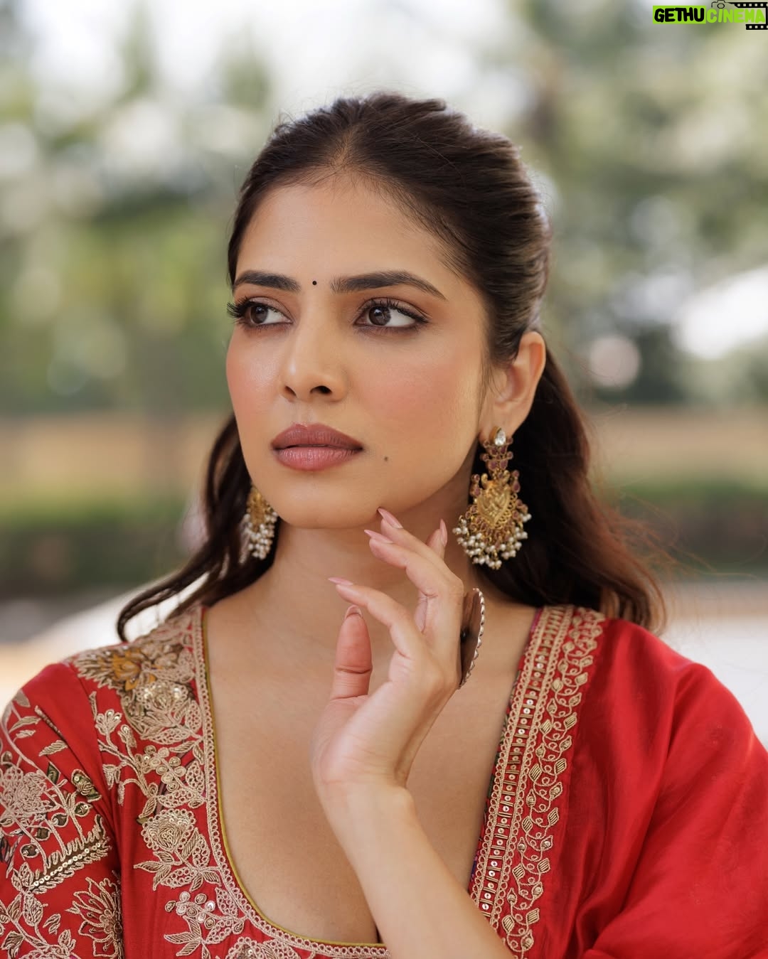 Malavika Mohanan - 509.6K Likes - Namma Chennai ♥️