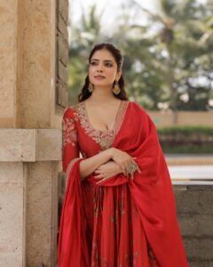 Actress Malavika Mohanan HD Photos and Wallpapers January 2026