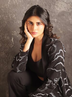 Malti Chahar Instagram - 🖤♠️

Photography- @ilmanaazphotography1 
Styled by: @hitendrakapopara
Outfit by: @parha_official
Senior Stylist: @nidhi_harsora21
Style Team: @shivanimhajan
Style Interns: @yashvvii.mehta @aayushi.ig
Studio - @celewishmedia
Makeup: @makeupbysurajj
Hair: @shab_qureshi786

#Maltichahar #MaltiVerse