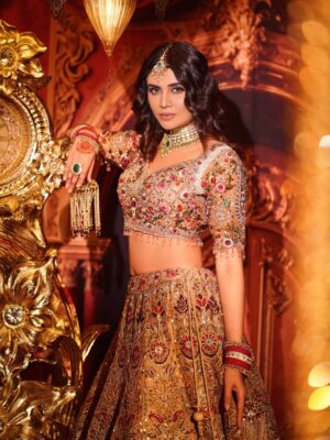 Malti Chahar Instagram - ❤️

Shoot Concept & Look Designed By:- @nehaadhvikmahajan
MUA, Hair & Styling :-
@nehaadhvikmahajan
🎥 :- @abhay_r_kirti
Outfit :- @kamalbhaisareesangam
Jewellery :- @omsons_bridal_store
Assisted By :- Students @imuseacademy 

#maltichahar #maltiverse #photoshoot