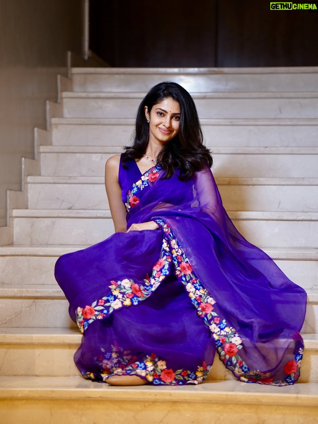 Manasa Varanasi - 35.7K Likes - Sari. Stories. Screens.
Couple Friendly Trailer - out now ✨

Wearing @archanaraolabel 
HnM @thimmappa180 
Managed @anudeep_munna 

#gratitude #love #couplefriendly 
#instagood #instamood