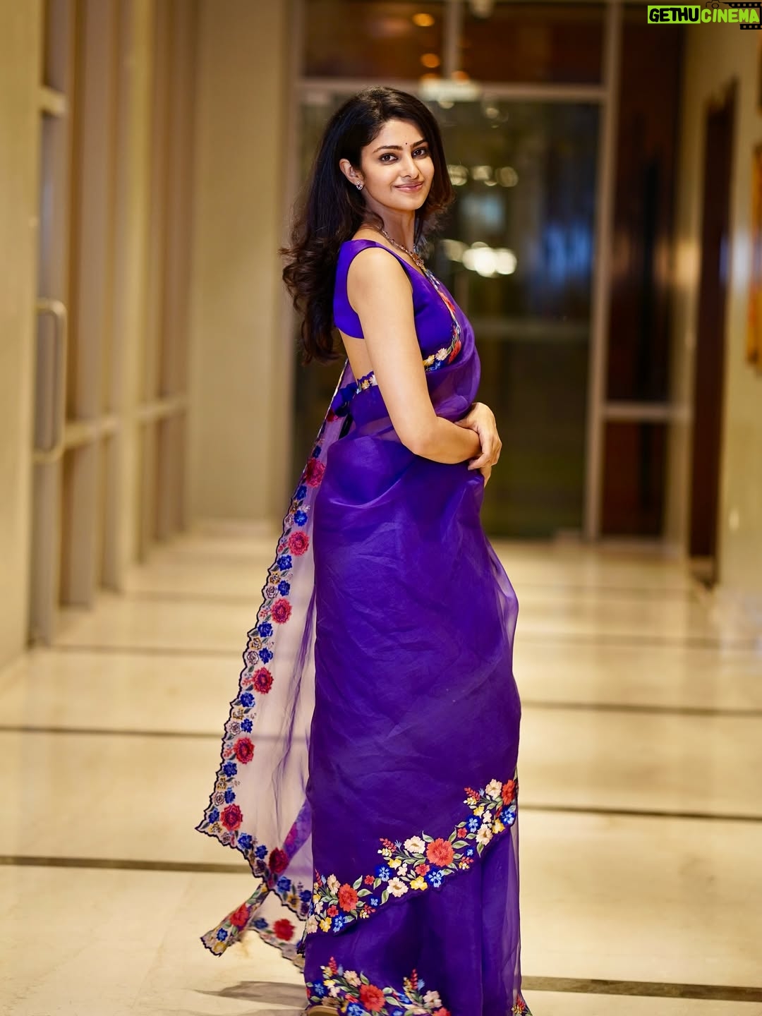 Manasa Varanasi - 35.7K Likes - Sari. Stories. Screens.
Couple Friendly Trailer - out now ✨

Wearing @archanaraolabel 
HnM @thimmappa180 
Managed @anudeep_munna 

#gratitude #love #couplefriendly 
#instagood #instamood