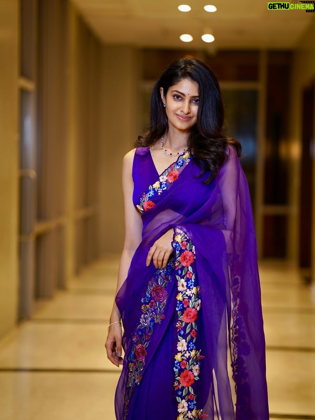 Manasa Varanasi - 35.7K Likes - Sari. Stories. Screens.
Couple Friendly Trailer - out now ✨

Wearing @archanaraolabel 
HnM @thimmappa180 
Managed @anudeep_munna 

#gratitude #love #couplefriendly 
#instagood #instamood