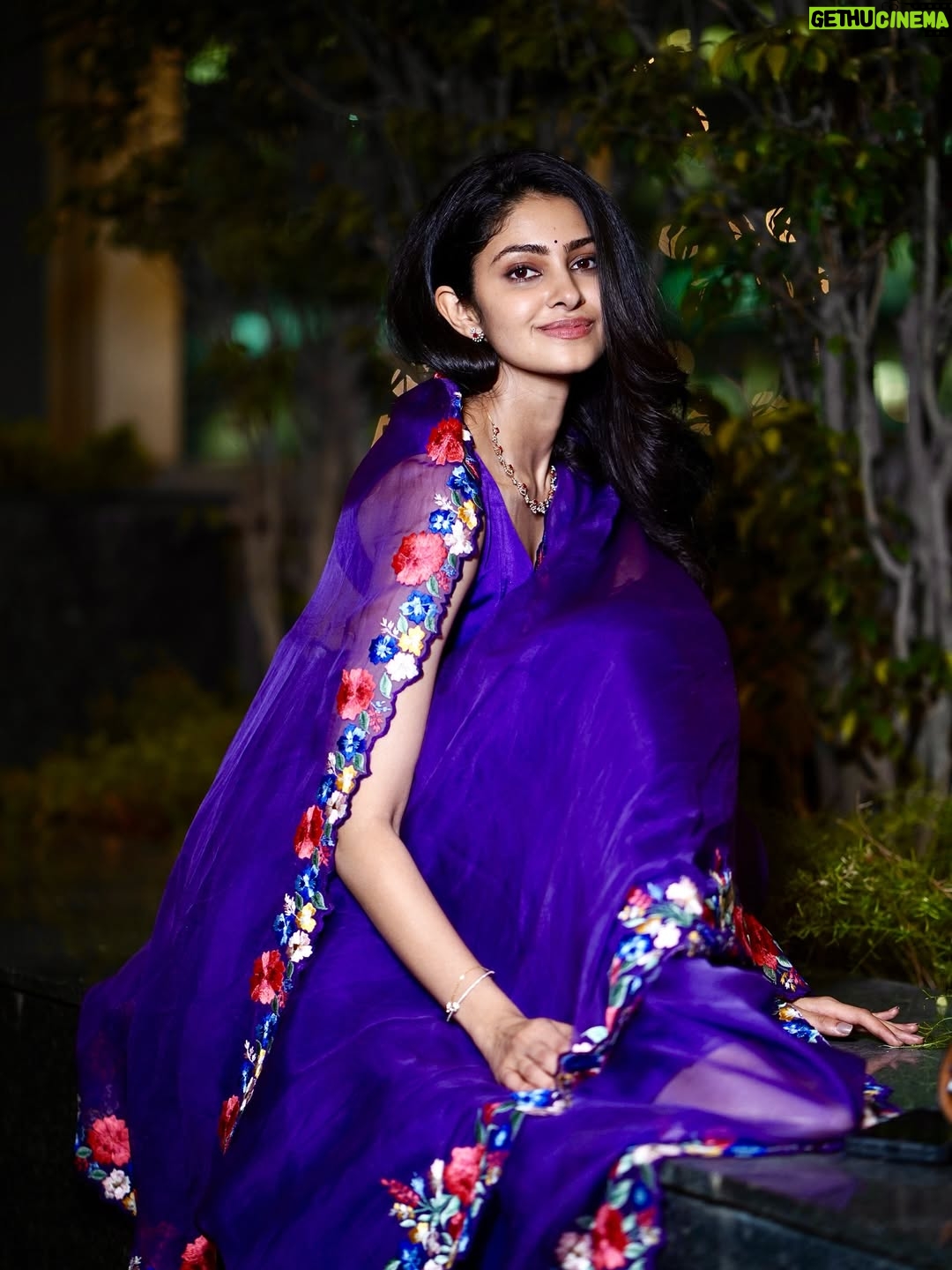 Manasa Varanasi - 35.7K Likes - Sari. Stories. Screens.
Couple Friendly Trailer - out now ✨

Wearing @archanaraolabel 
HnM @thimmappa180 
Managed @anudeep_munna 

#gratitude #love #couplefriendly 
#instagood #instamood
