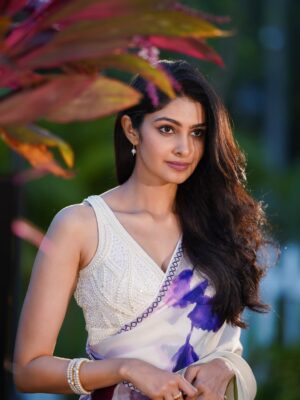 Manasa Varanasi Instagram - Petal powered and thriving 🪻 

Team ✨
Managed by @anudeep_munna 
Wearing @bhargavikunam 
📷 @amarnath_mukunda 

#flower #petal 
#instagood #instamood 
#gratitude #love
