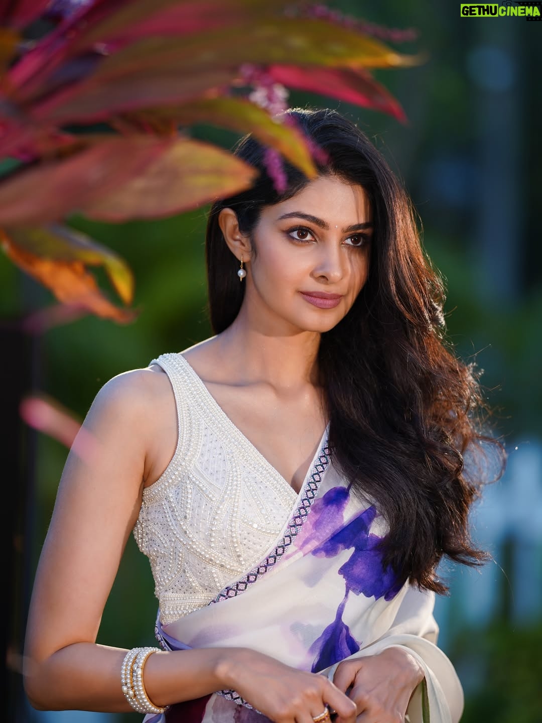 Manasa Varanasi - 33.7K Likes - Petal powered and thriving 🪻 

Team ✨
Managed by @anudeep_munna 
Wearing @bhargavikunam 
📷 @amarnath_mukunda 

#flower #petal 
#instagood #instamood 
#gratitude #love