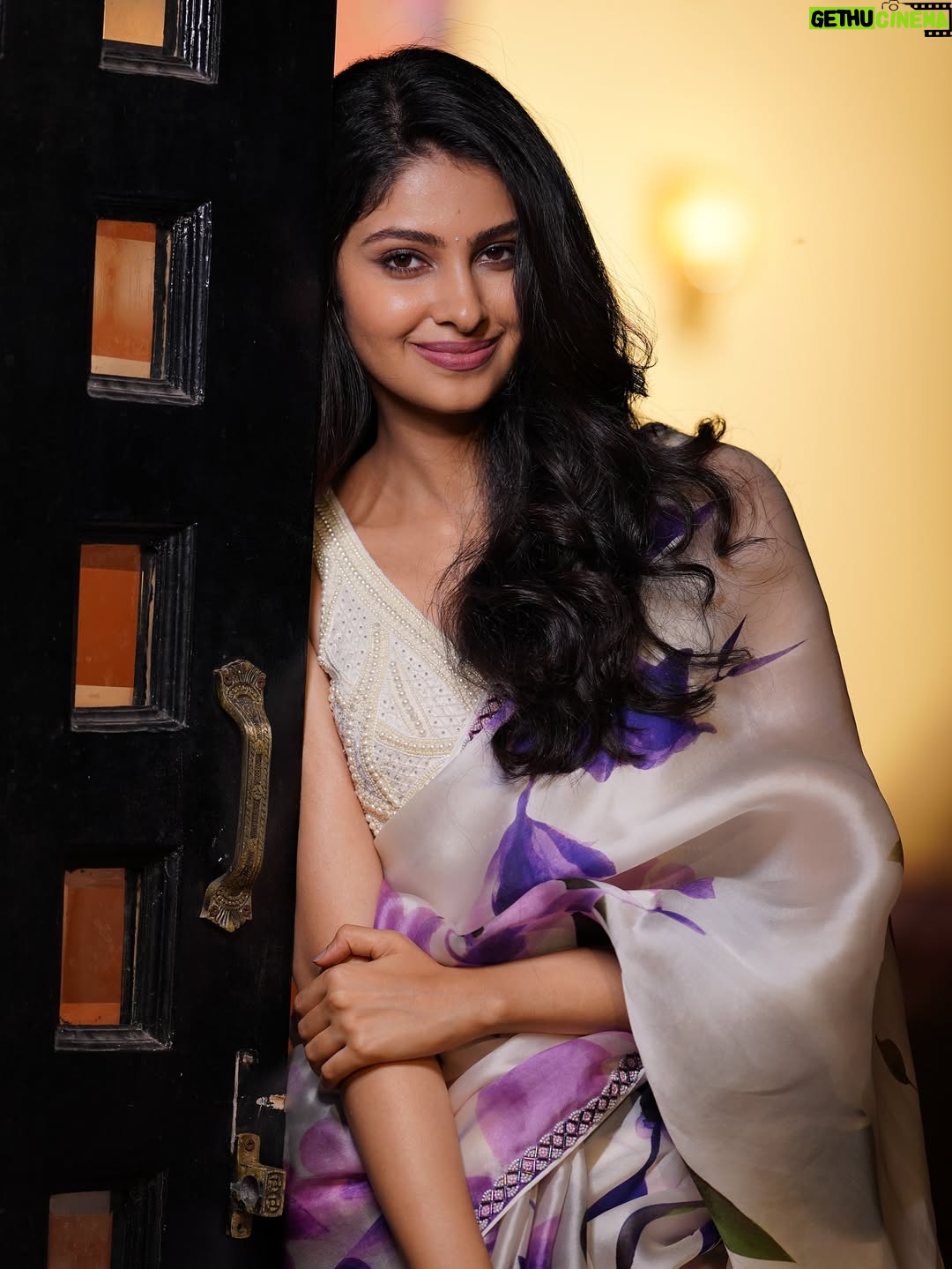 Manasa Varanasi - 33.7K Likes - Petal powered and thriving 🪻 

Team ✨
Managed by @anudeep_munna 
Wearing @bhargavikunam 
📷 @amarnath_mukunda 

#flower #petal 
#instagood #instamood 
#gratitude #love