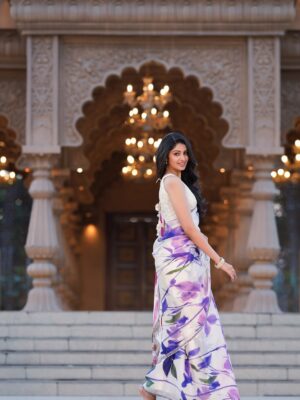 Manasa Varanasi Instagram - Petal powered and thriving 🪻 

Team ✨
Managed by @anudeep_munna 
Wearing @bhargavikunam 
📷 @amarnath_mukunda 

#flower #petal 
#instagood #instamood 
#gratitude #love