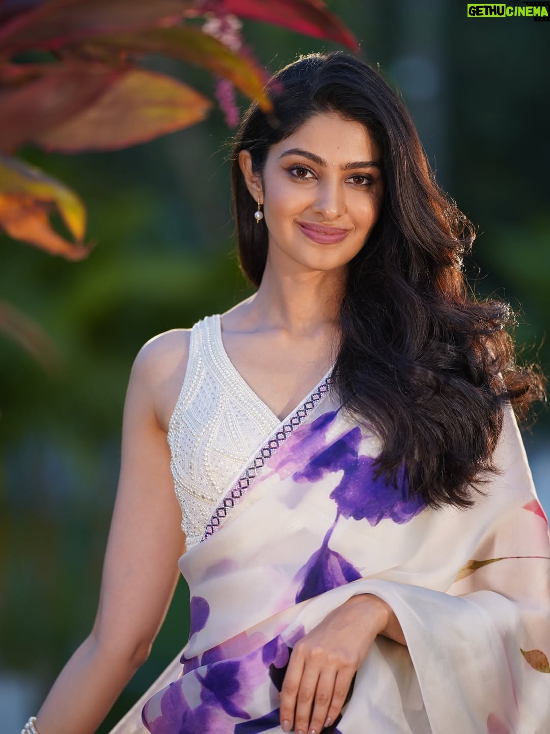 Manasa Varanasi - 33.7K Likes - Petal powered and thriving 🪻 

Team ✨
Managed by @anudeep_munna 
Wearing @bhargavikunam 
📷 @amarnath_mukunda 

#flower #petal 
#instagood #instamood 
#gratitude #love