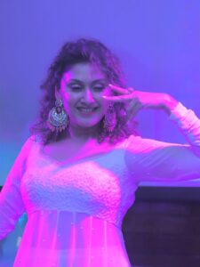 Actress Manjari Fadnnis HD Photos and Wallpapers December 2025