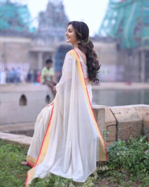 Manju Warrier Instagram - ❤️

@vijilsmakeover @styled_by_lichiee @vibeads_photography @bineeshchandra