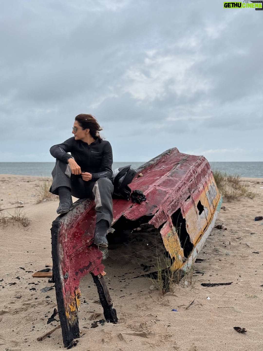 Manju Warrier - 597.1K Likes - What's meant for you, will find you ❤️

#travel #peace #love #dhanushkodi #rameswaram