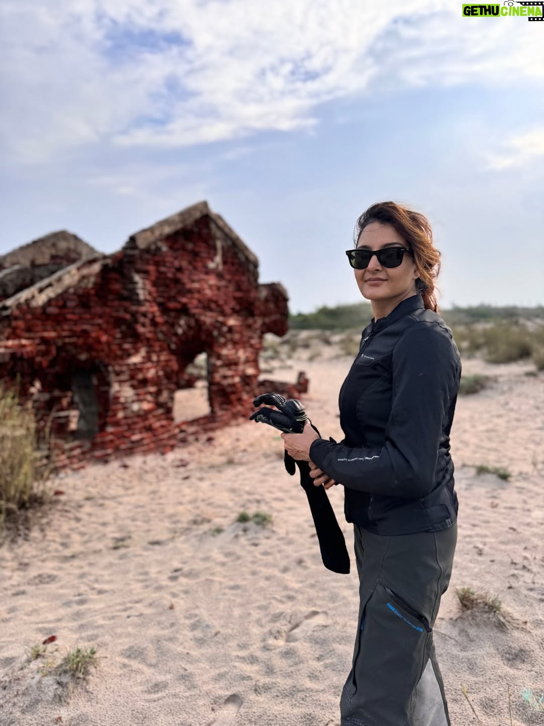 Manju Warrier - 597.1K Likes - What's meant for you, will find you ❤️

#travel #peace #love #dhanushkodi #rameswaram