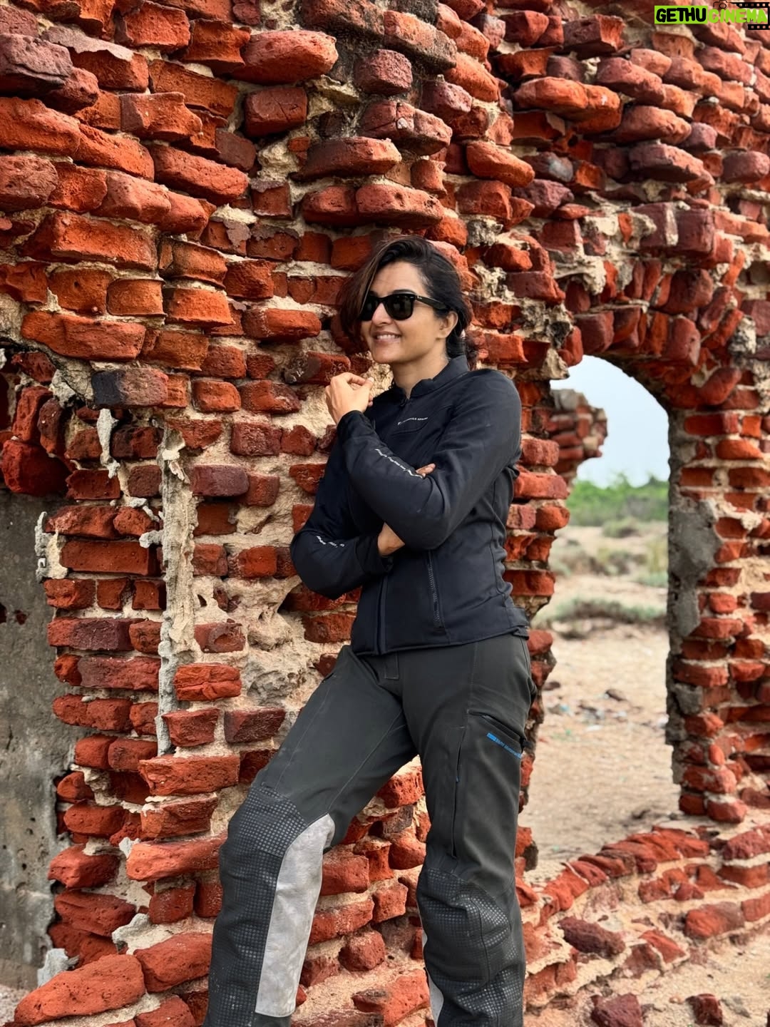 Manju Warrier - 597.1K Likes - What's meant for you, will find you ❤️

#travel #peace #love #dhanushkodi #rameswaram