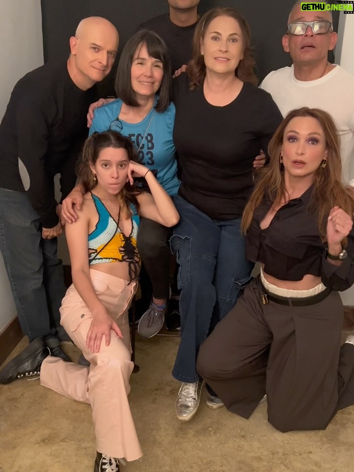 Marialejandra Martín - 1.9K Likes - Me llamo Sharon.. la sabrosa!  Y pa’ todo digo: #naguará porque por todo me sorprendo 🤣🤣
Hasta cuando se va la luzzzz…

Pronto les contaré más sobre este maravilloso proyecto que arranca en Fa… y con todo el guaguancò, el próximo año 2026!

¡No puedo adelantar más nada! Solo que es la Ópera prima de nuestra @soymariale #orgullo
Si señorrrrr!! #cambirpinton 🎬 
Su primer largometraje (ya hizo su cortometraje y su documental correspondiente) y ahora será nuestra maravillosa directora en @zuasssefuelaluz 
🎬 
La película será rodada en Barquisimeto y Caracas y contará con un estupendo elenco de artistas venezolanos más un equipo de producción, dirección, arte y tecnología de PUROS venezolanos! 🇻🇪 

¡Pronto les contamos más!

#naguata #camburpintos #pelicula #cinenacional