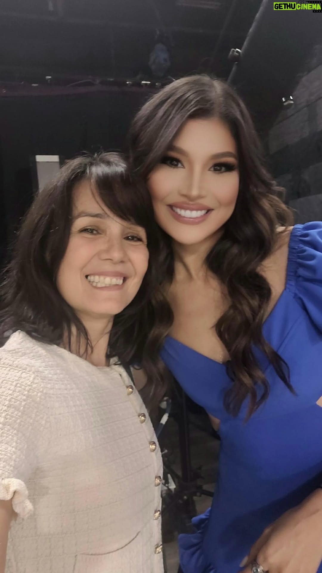 Marialejandra Martín - 193 Likes - Quiero compartir con ustedes mi reto final en @escuelacanal_i @canal_i que consistía en producir mi propio programa de tv y que mejor oportunidad para llevar mi cápsula “Iconos del mundo” a la pantalla chica 📺

Tuve el honor de entrevistar a una invitada de lujo, un verdadero ícono del arte escénico venezolano: Marialejandra Martín @soymariale no me queda más que agradecerte tu tiempo y tu disposición. Fue una entrevista muy bonita, me quedo con “Sé el motor de tu propio proyecto”. El tiempo se nos quedó corto para esta bella conversación ❤️✨ 

GRACIAS @escuelacanal_i @canal_i y a todo el equipo por esta gran oportunidad. ✨ 

Y a ti, ¿te gustó este reto? Te leo en los comentarios 👇🏻

#me #beauty #tvhost #canali #ccs #vzla
