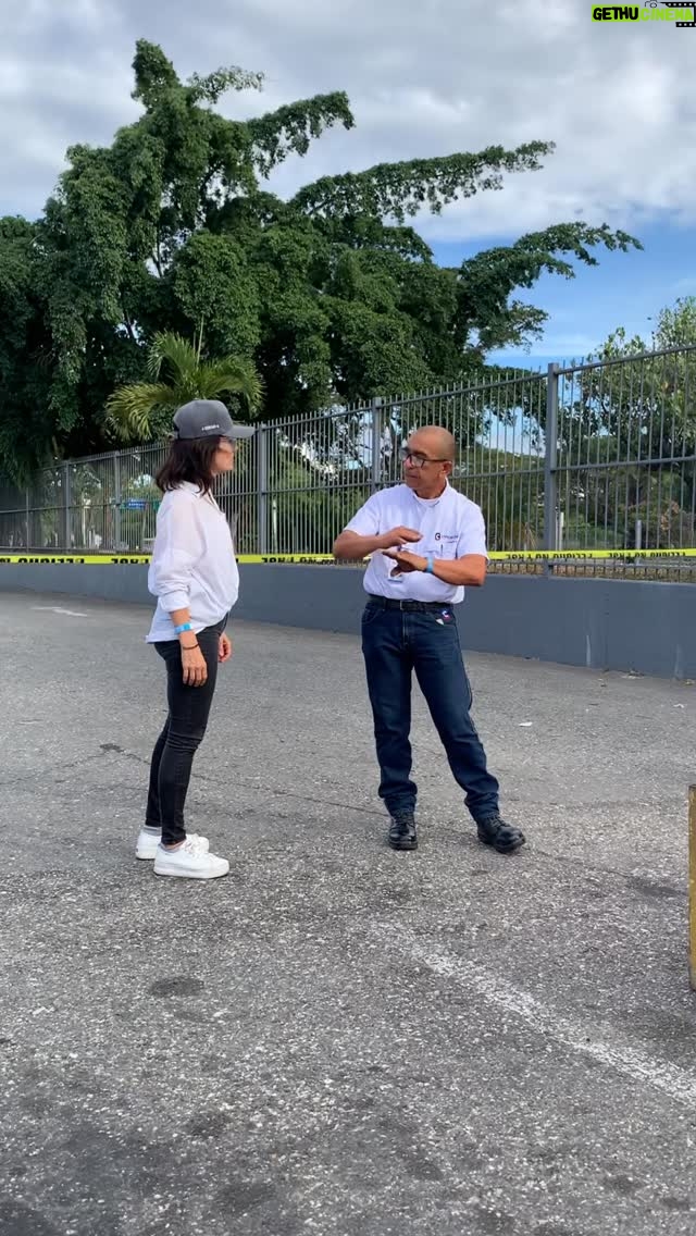 Marialejandra Martín - 185 Likes - María Alejandra Martín nos cuenta su experiencia percutando por primera vez un extintor de incendio.

#concaribeindustrial #montacargas #contraincendios #barquisimeto