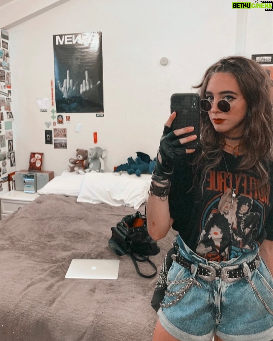 Matilda Morri - 29.9K Likes - Oggi stiamo postando tutti le foto del #2016 ma io sono sempre uguale 🏴‍☠️