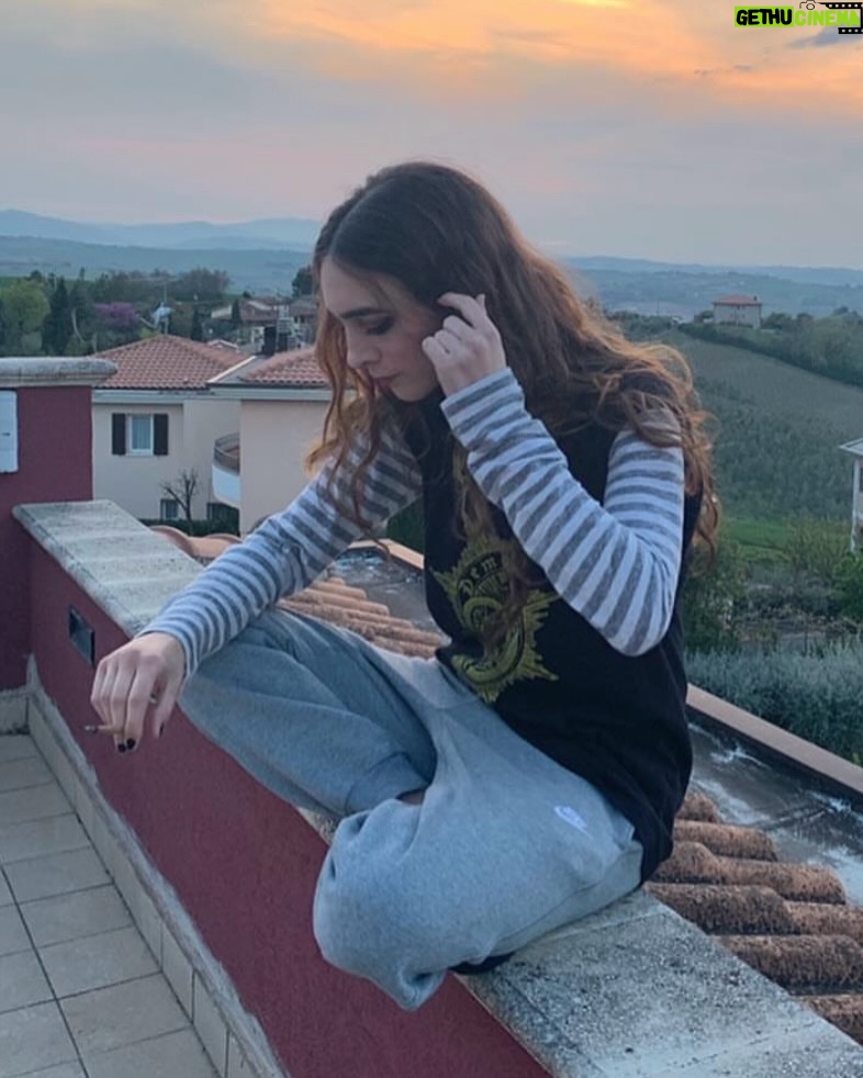 Matilda Morri - 29.9K Likes - Oggi stiamo postando tutti le foto del #2016 ma io sono sempre uguale 🏴‍☠️