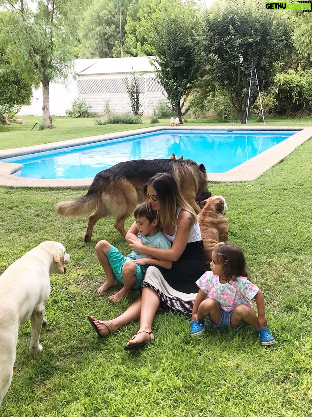 Maura Rivera - 31.1K Likes - La foto más linda que me tomaron hoy, acompañada de  tantos lindos recuerdos… 🥹 Los amo con todo mi corazón amores de la mamá ❤️ #eltiempovuela