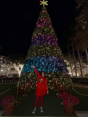 Maura Rivera Instagram - Nada más lindo que compartir con la familia esta fecha tan especial y mágica. Que la Navidad sea momento de agradecer ,bendecir e iluminar cada hogar. 
Feliz Navidad para todos🎄❤️ ✨
