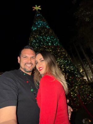 Maura Rivera Instagram - Nada más lindo que compartir con la familia esta fecha tan especial y mágica. Que la Navidad sea momento de agradecer ,bendecir e iluminar cada hogar. 
Feliz Navidad para todos🎄❤️ ✨