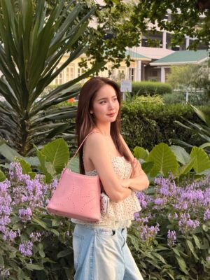 Maylada Susri Instagram - สุดสัปดาห์ก็อยากพัก สุดที่รักก็อยากเจออออ 😛💘 

#RallyLoopBagValentinesLimited
#RallyLoopBag
#RallyMovement