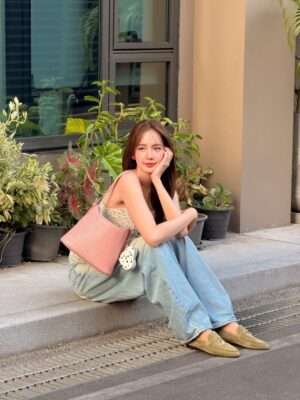 Maylada Susri Instagram - สุดสัปดาห์ก็อยากพัก สุดที่รักก็อยากเจออออ 😛💘 

#RallyLoopBagValentinesLimited
#RallyLoopBag
#RallyMovement
