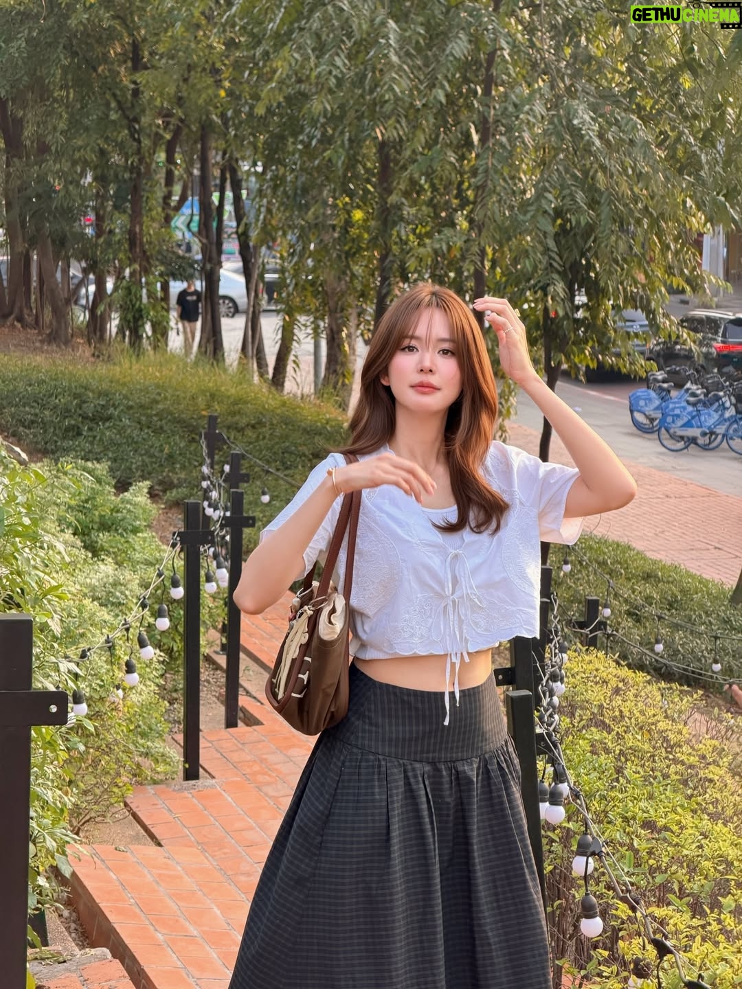 Maylada Susri - 416.7K Likes - ถ้าโลกใจดีกับเราขนาดนี้ จะยิ้มไม่ไหวเลยนะ 🩷

#Mergeofficial
#Mergefriends
#MergeADayBagMediumShort