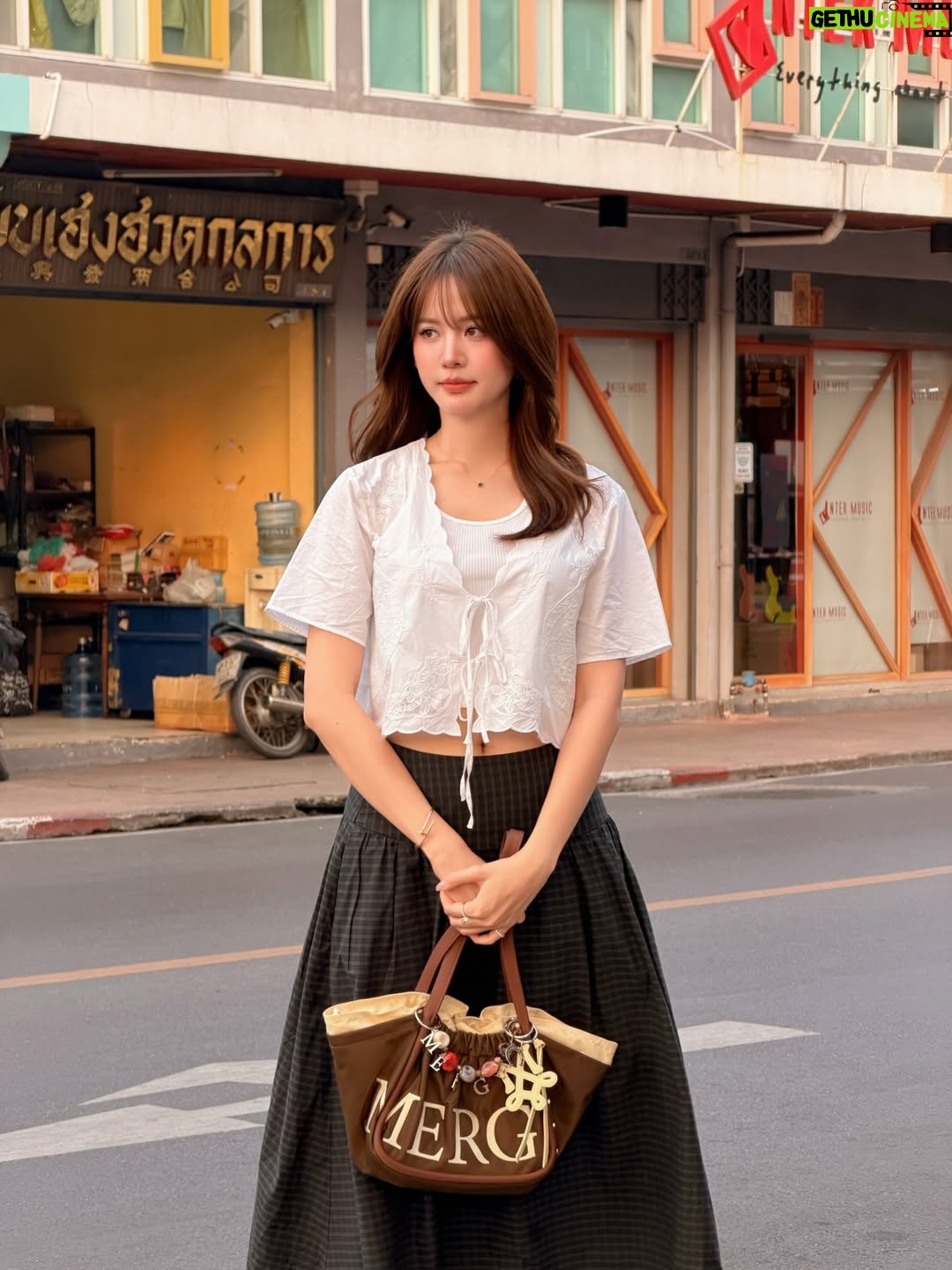 Maylada Susri - 416.7K Likes - ถ้าโลกใจดีกับเราขนาดนี้ จะยิ้มไม่ไหวเลยนะ 🩷

#Mergeofficial
#Mergefriends
#MergeADayBagMediumShort