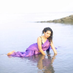 Meera Joshi Instagram - ....
Saree: @lavanyasari_by_vinita
...
Shot by: @weddingsbyneil 
...
#saree #sari #sareelove #sea #meerajoshi