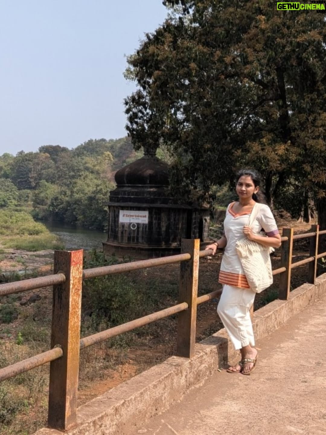 Meera Joshi - 3.8K Likes - Sanghmeshwar....
...
#sangmeshwar #kokan #meerajoshi #sangam #shivmandir