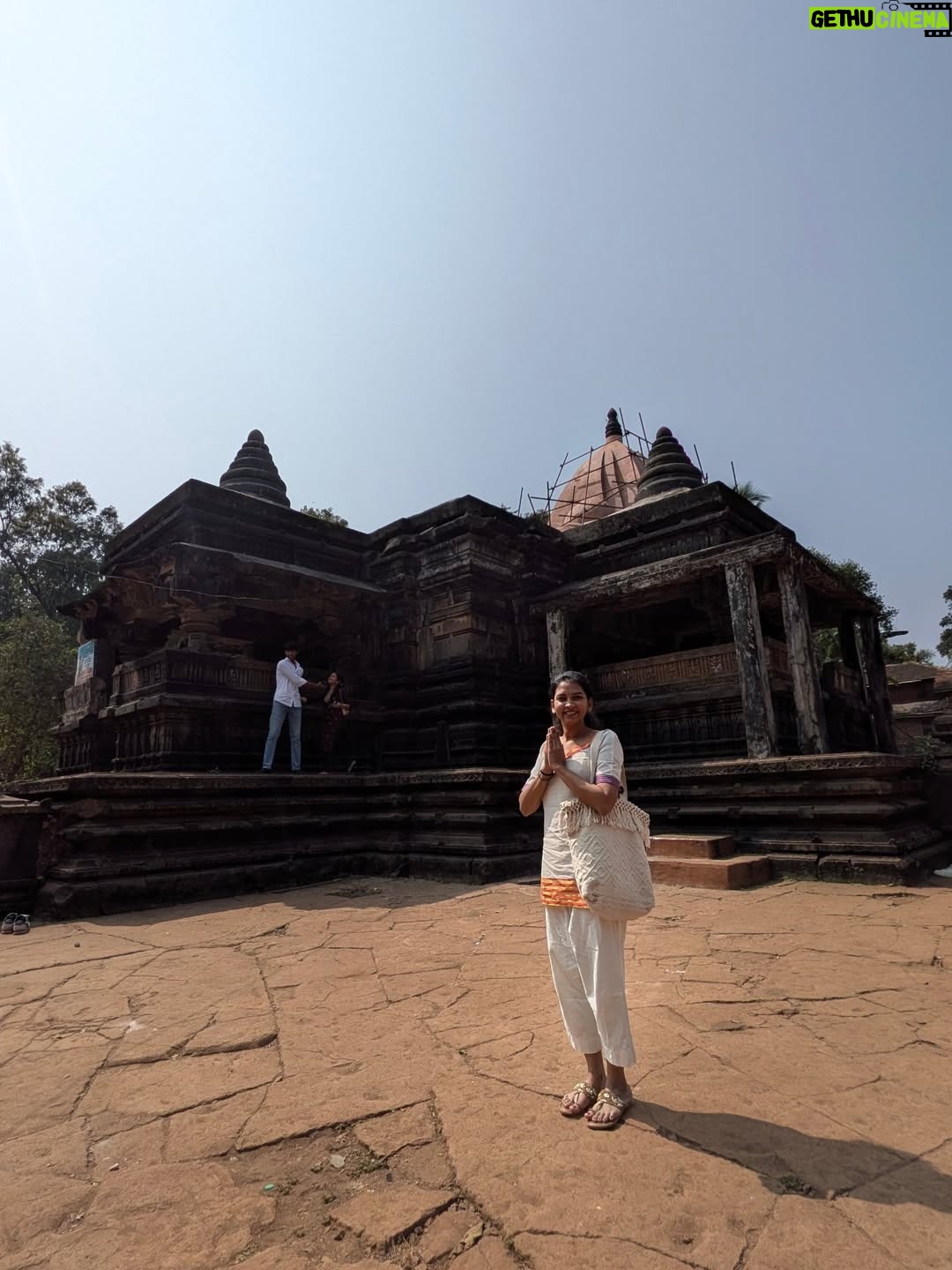 Meera Joshi - 3.8K Likes - Sanghmeshwar....
...
#sangmeshwar #kokan #meerajoshi #sangam #shivmandir