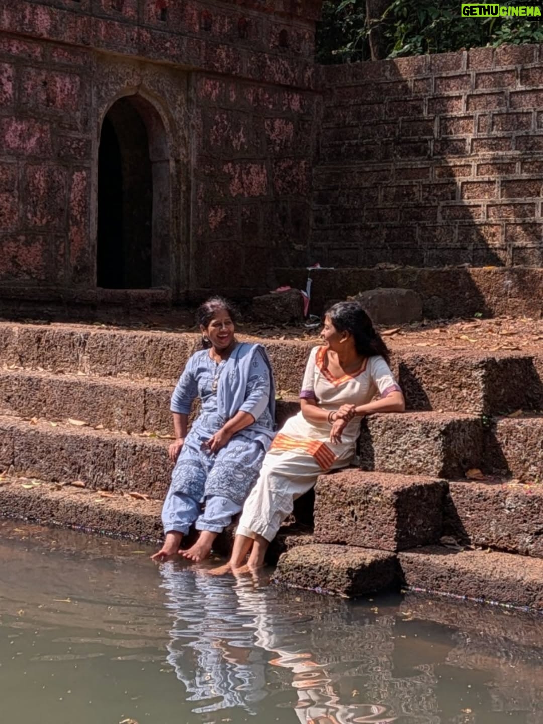 Meera Joshi - 3.8K Likes - Sanghmeshwar....
...
#sangmeshwar #kokan #meerajoshi #sangam #shivmandir
