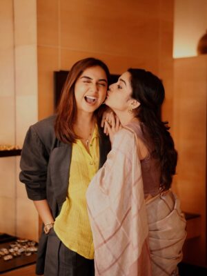 Mithila Palkar Instagram - heppie wifey 
heppie lifey
…
📸 by @darshan_kokane