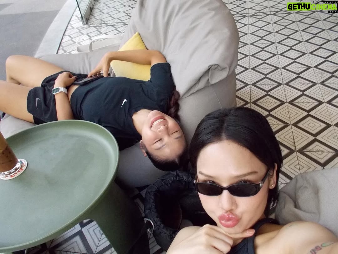Miu Le - 15.8K Likes - 👩🏻‍❤️‍💋‍👩🏻 là lá là la💕 @kimmie_fit