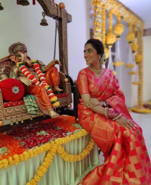 Monica Khanna Instagram - प्रेम, धैर्य,और करुणा से किया गया कर्म कभी व्यर्थ नहीं जाता।

हर हर महादेव 🔱 

#jaiguruji❤️