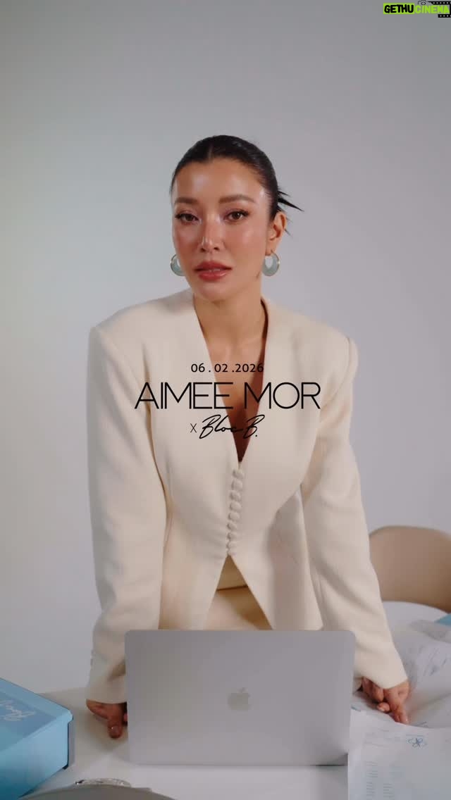 Morakot Sangtaweep - 592 Likes - New Boss lady taking over Bloc B. @aimeemorakot 🩵 See you all tomorrow! 💋 

06.02.2026 | The wait is almost over. ✨ Bloc B. x Aimee Mor. The Aimee Wedge is finally here. 5 styles. Height without the hassle 🩵 Effortless style, all day. 

🩵 It’s been a year in the making! These are truly the comfiest 4-inch wedges ever. 😍
Come celebrate with us on Friday, Feb 6th! 2pm Onwards. Exclusive deals & gift with purchase ✨

💞 While we are hosting a private morning session for friends and family, the doors officially open to all our customers in the afternoon. Can’t wait to see you there! 

📍 Location: Bloc B. Cabinet, Soi Somkid
✨ 10:30 AM - 1:30 PM: Private Preview (By Invitation Only)
✨ 2:00 PM onwards: Open to the Public!

Height, Style & Confidence! ✨ พบกับ The Aimee Wedge คอลเลกชั่นแรกของ เอมมี่ มรกต กับ Bloc B. บอกเลยว่าคู่นี้ คุณเอมมี่รวมดีไซน์และเทสต์รองเท้าเองมาเป็นปี เพื่อให้ได้ส้นเตารีด 4 นิ้วที่ใส่สบายที่สุด! 🩵

มาฉลองด้วยกันวันศุกร์ที่ 6 ก.พ. นี้นะคะ ที่ Bloc B. Cabinet (ซอยสมคิด) รอเจอทุกคนค่ะ! โดยงานจะเปิดให้ลูกค้าทั่วไปเข้าชมและช้อปได้ตั้งแต่เวลา 14:00 น. เป็นต้นไป เตรียมตัวมาสอยกันนะคะ! 🥂👡ส่วนลดพิเศษภายในงาน & ของแถมเพียบ!

✨5 สี 5 style 3,490.- 
🩵 Light Blue Denim
💙 Dark Blue Denim
🖤Black Lambskin
🤎 Brown Zebra print calfskin
🤍 Cow print calfskin 

ส่วนลด 10-15% ภายในงาน พร้อมของแถม gift bag อีกมากมาย