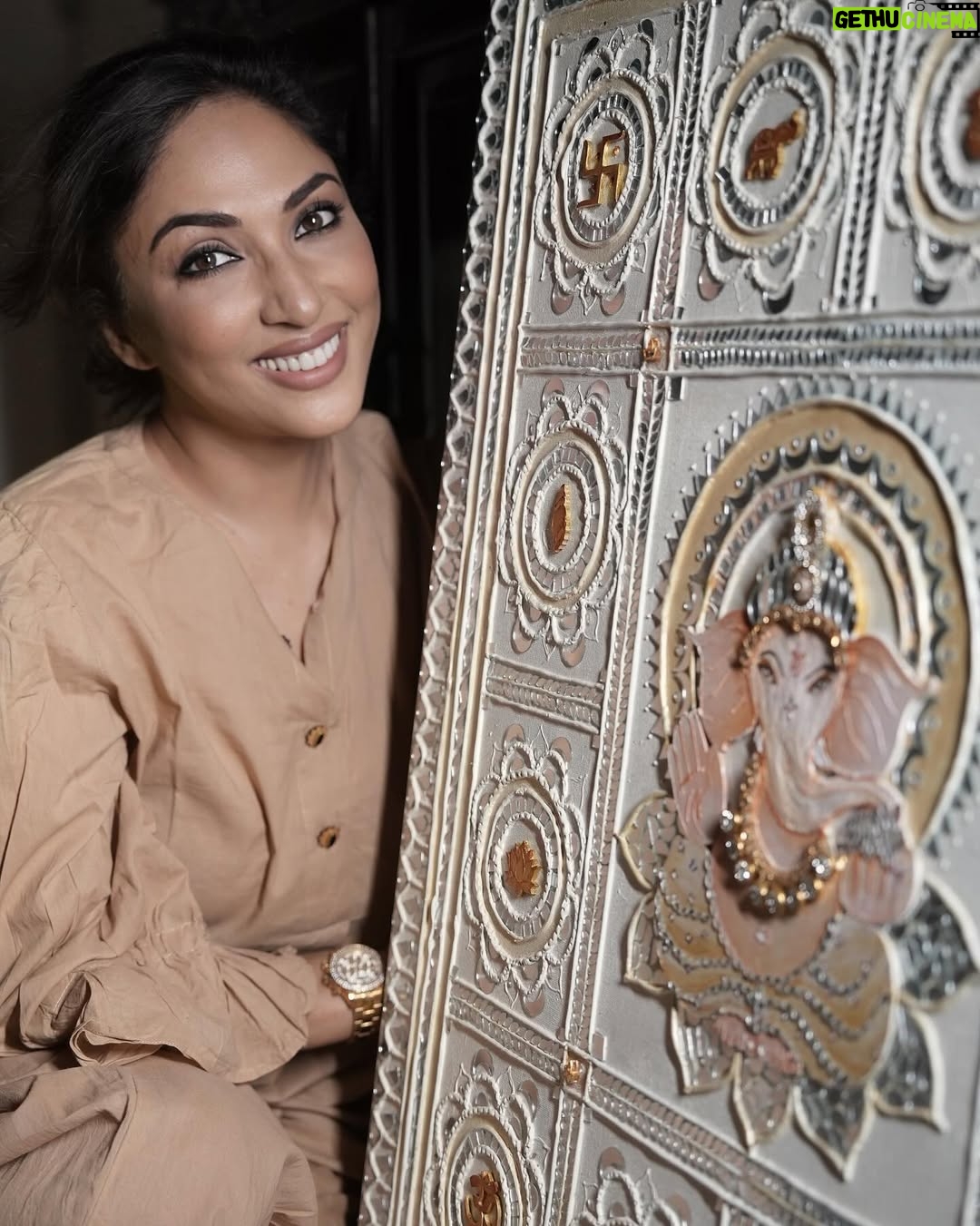 Mouli Ganguly - 8.2K Likes - This Diwali, I gifted myself something from the heart ❤️
I’m not an expert.. but just someone who loves playing with colors and creating with joy
Inspired by the beautiful Kutch Lippan art, I tried making my very first version of it 🫠😬
It’s simple, handmade, and full of love. 
A small reminder to keep creating and celebrating every little spark 💫🌼
Happy Dhanteras!

[ Art , Artist , Lippan Art , Dhanteras , Festive ]