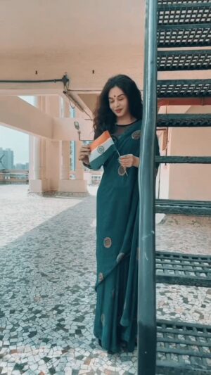 Mrinal Deshraj Instagram - LET US REMEMBER OUR GOLDEN HERITAGE OF OUR COUNTRY AND FEEL PROUD TO BE A PART OF INDIA❤️
:
Republic Day is a reminder of the sacrifices made by our freedom fighters. Let’s honor them today and always❤️
:
#republicday #freedom #indian #mreedazzle #mreenaldeshraj ❤️