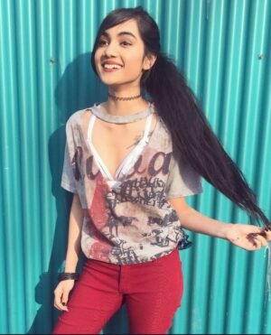 Mrinmoyee Ghosh Instagram - I couldn’t resist because 2016 was that canon-event year for me! I graduated high school and moved across the world alone for college. It was also the year I got my first part-time job so I could freely experiment with fashion and explore for the first time. 

I accidentally started the version of me that posts online today and I think…that’s pretty cool lol 

#2016 #2016fashion