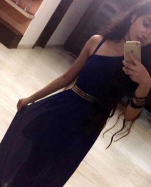 Mrinmoyee Ghosh Instagram - I couldn’t resist because 2016 was that canon-event year for me! I graduated high school and moved across the world alone for college. It was also the year I got my first part-time job so I could freely experiment with fashion and explore for the first time. 

I accidentally started the version of me that posts online today and I think…that’s pretty cool lol 

#2016 #2016fashion