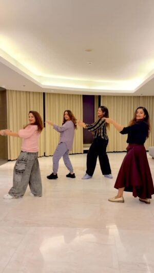 Mrudula Murali Instagram - Our squad doing the ANOMIE HOOK STEP CHALLENGE 🫶🏻🧿🪬
Now its your turn to recreate it with your squad ♥️
We can’t wait to share yours in our stories !!
Tag us and pls use the hashtag #AnomieHookStep #AnomieMovie 
Missed you @ramyanambessan @sayanoraphilip #TrendingAudio #Viral #Hook